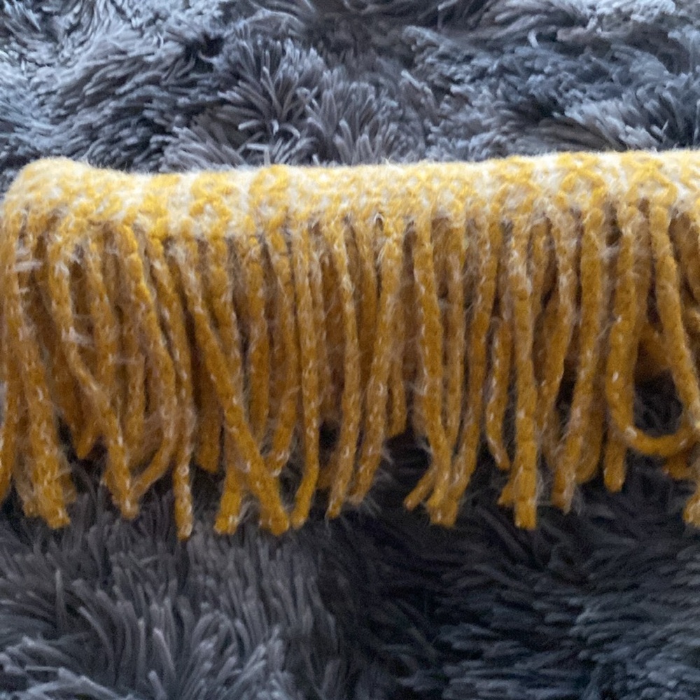 Beautiful Scarf - Picture 6 of 6